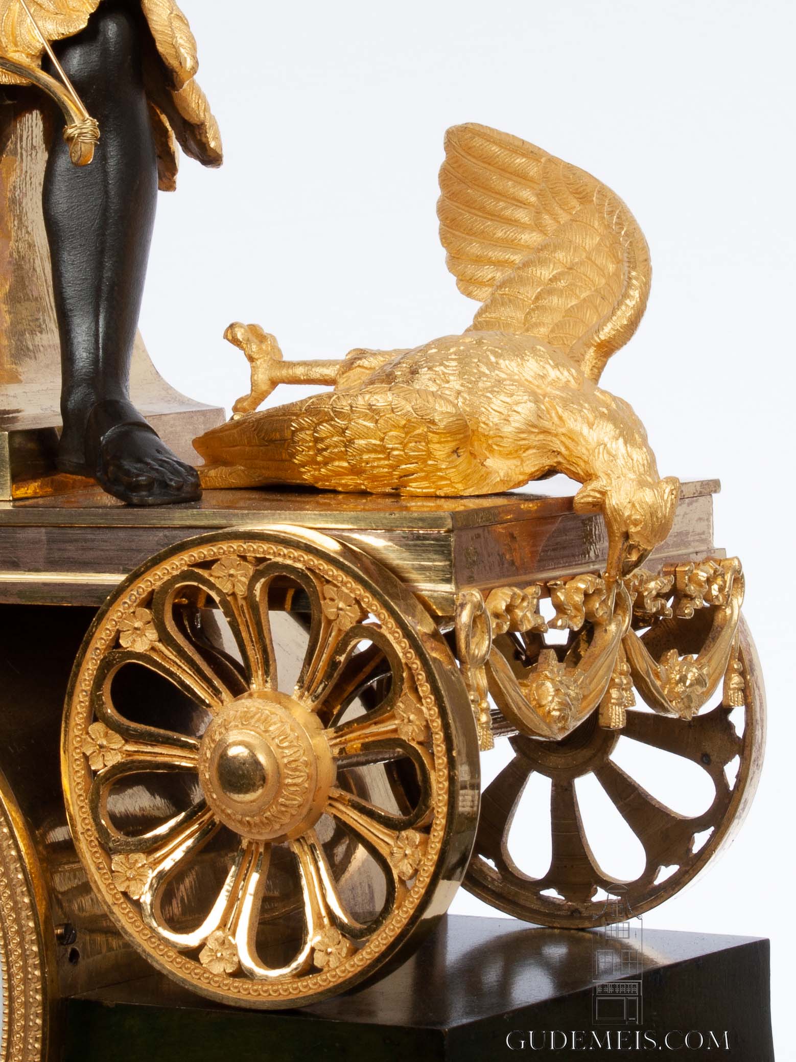 French-directoire-empire-patinated-bronze-ormolu-bon-sauvage-striking-mantel-antique-clock-Le-chasseur-amérindien