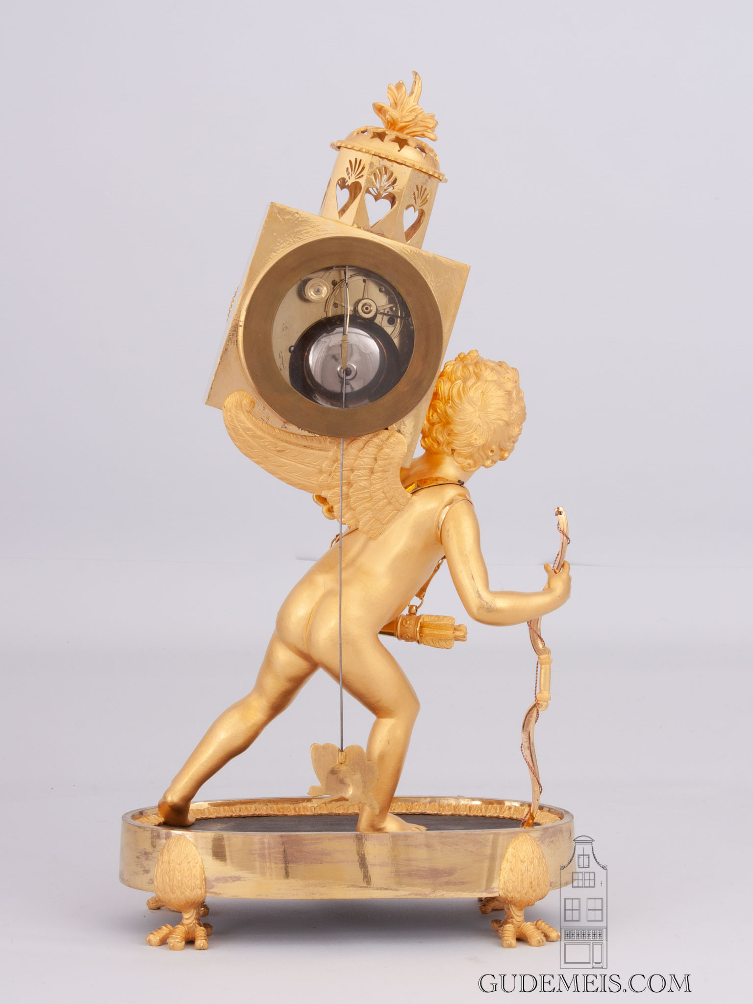 French-Empire-sculptural-gilt-bronze-ormolu-striking-mantel-clock-cupid-amor-laterna-magica-magic-lantern-toverlantaarn-pendule-